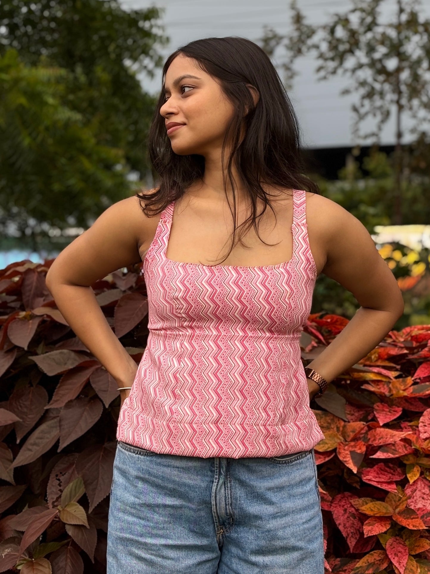 ALORA Cotton Square Neck Tie-Back Top – Pink Candy Print