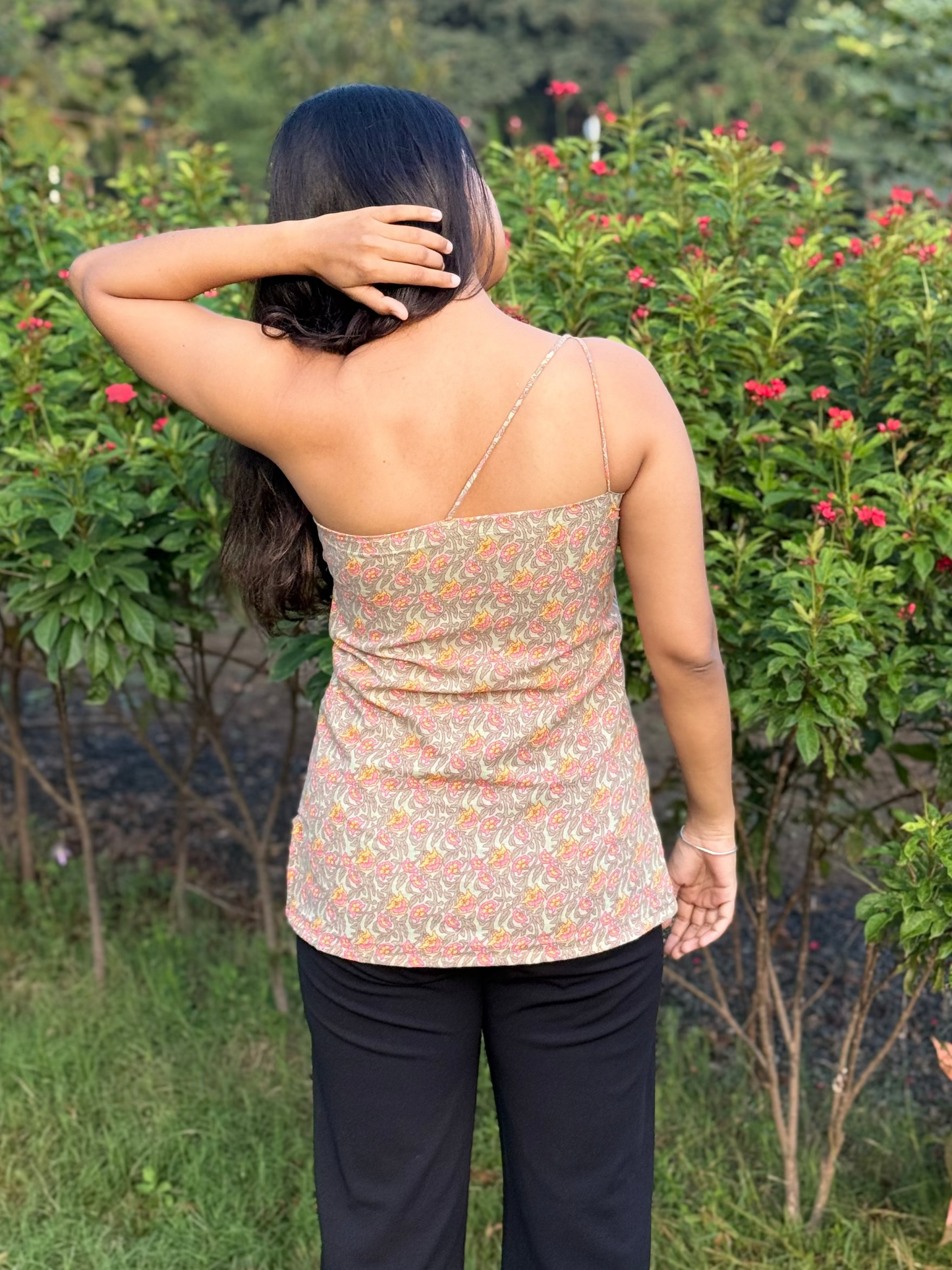 IRA 2.0 One-Shoulder Top – Multicolor Floral Print
