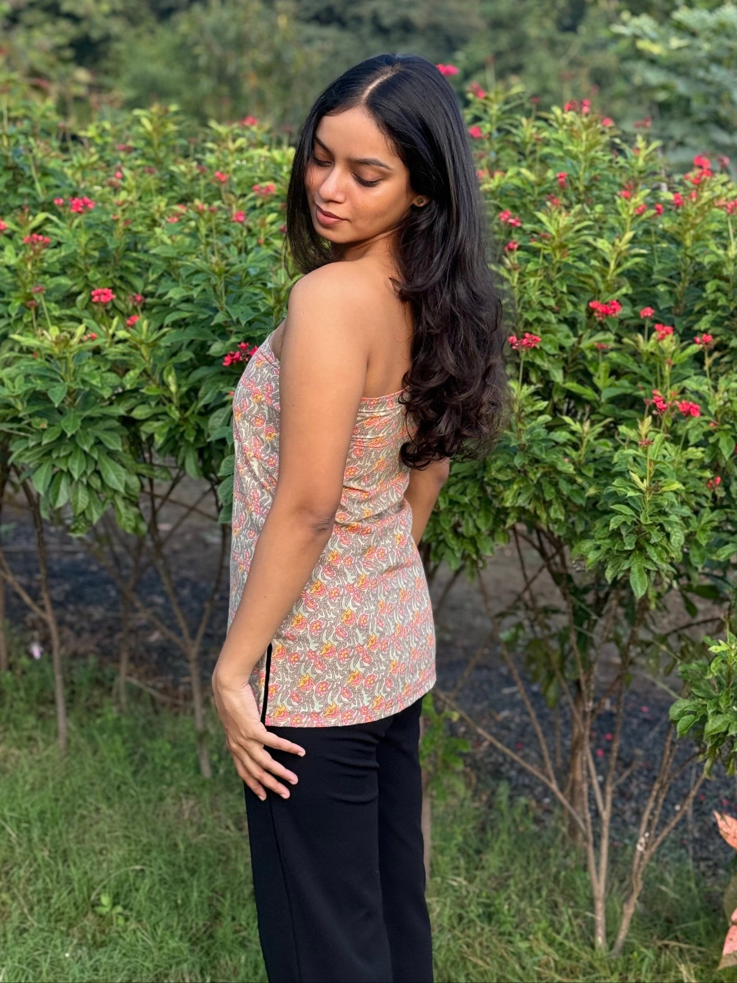 IRA 2.0 One-Shoulder Top – Multicolor Floral Print